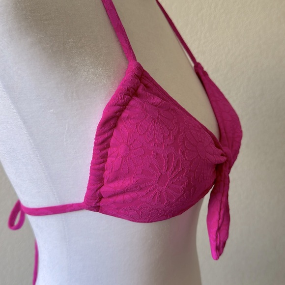 Xhilaration Hot Pink floral String Bikini Top Size Medium - Picture 4 of 4